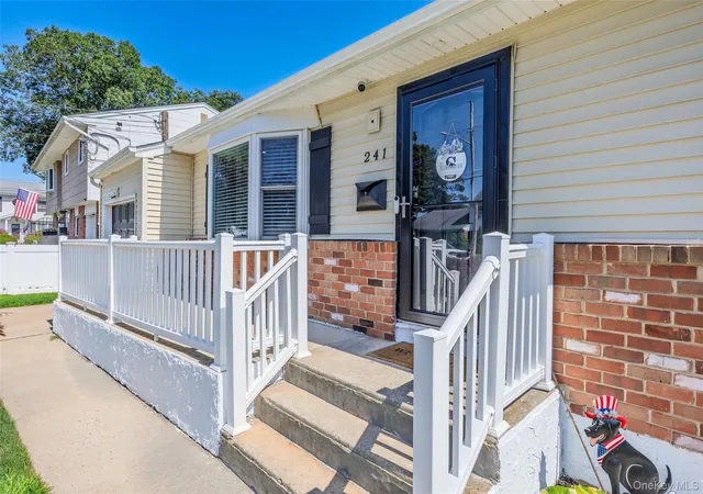 2nd image of 241 Houston St, Babylon, NY 11757 | MLS# 1029916