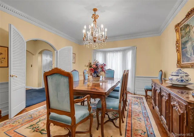 Photo 3 of Sale Pending at 34 Soundview Crst, North Hempstead, NY 11030 | MLS# 1029938 | Listing updated on 2026-08-05