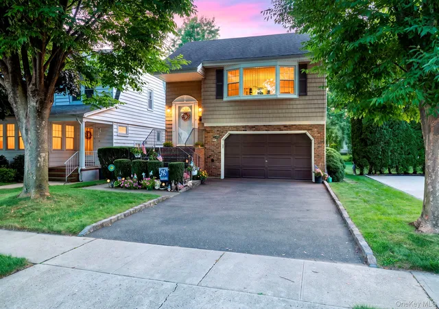 Photo 2 of Sale Pending at 146 Lincoln St, Hempstead, NY 11530 | MLS# 1029969 | Listing updated on 2026-08-25