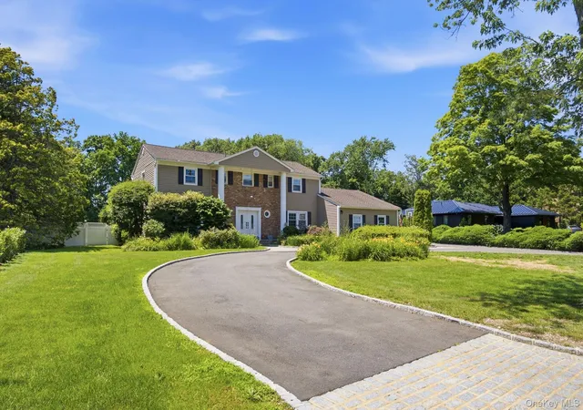 Photo 1 of Single family home for sale at 25 Artisan Ave, Huntington, NY 11743 | MLS# 1029987 | Listing updated on 2026-08-22