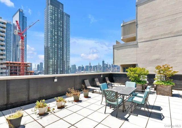 Photo 3 of Condo for sale at 2415 Queens Plz N #6B, New York, NY 11101 | MLS# 1029994 | Listing updated on 2026-09-16