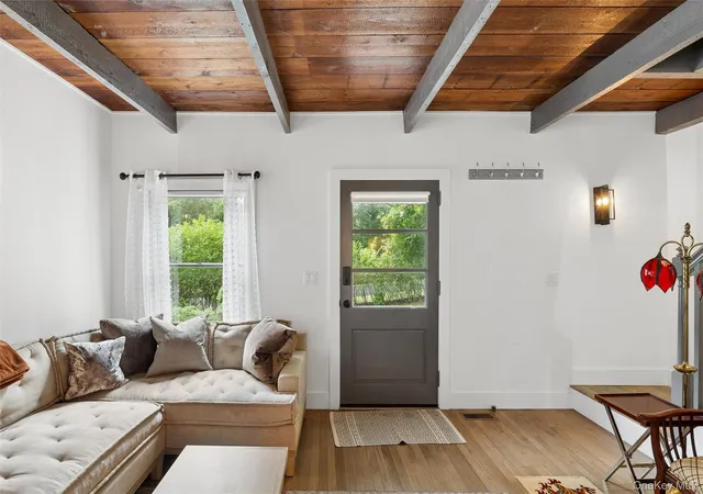 Photo 3 of Single family home for sale at 1350 Brick Kiln Rd, Southampton, NY 11963 | MLS# 1030014 | Listing updated on 2026-09-20
