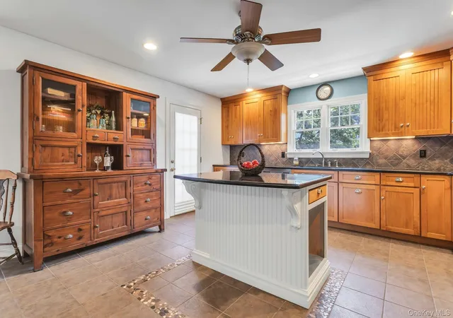Photo 4 of Single family home for sale at 29 Timber Rd, Glen Cove, NY 11542 | MLS# 1030030 | Listing updated on 2026-09-04
