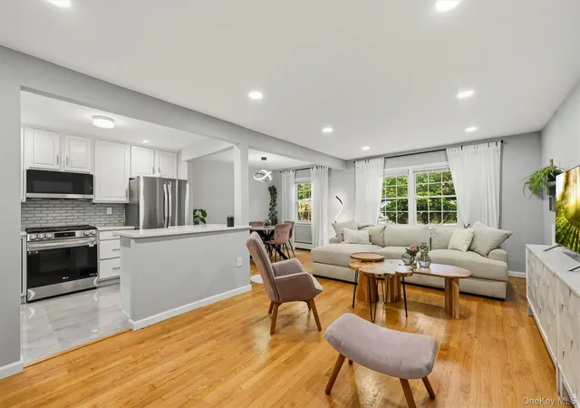 Photo 4 of Sale Pending at 264 Parkside Dr, Ramapo, NY 10901 | MLS# 1030056 | Listing updated on 2026-08-12