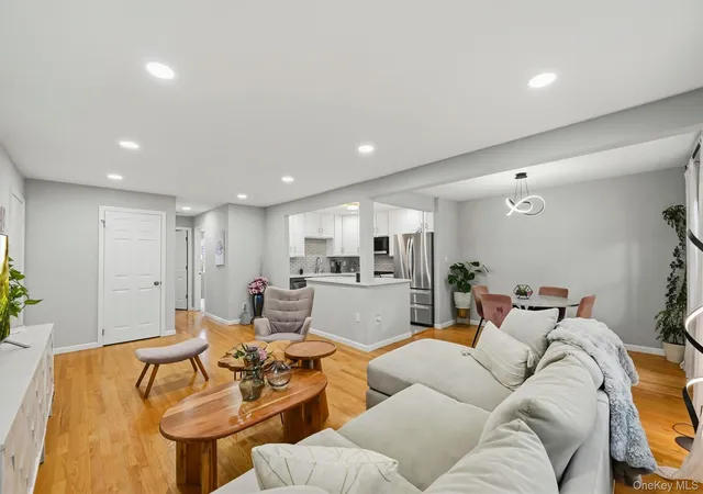 Photo 5 of Sale Pending at 264 Parkside Dr, Ramapo, NY 10901 | MLS# 1030056 | Listing updated on 2026-08-12