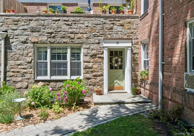 Photo 1 of Sale Pending at 84 Pinewood Rd #1F, Greenburgh, NY 10530 | MLS# 1030068 | Listing updated on 2026-08-25