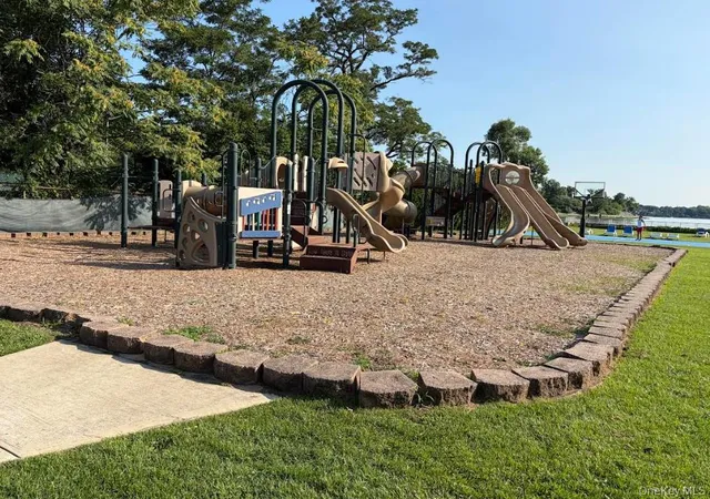 Photo 3 of Sale Pending at 1 Winfield Ter, North Hempstead, NY 11023 | MLS# 1030105 | Listing updated on 2026-08-31