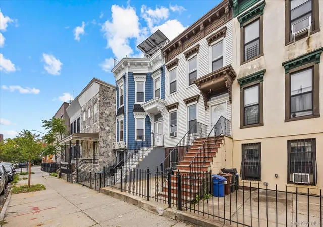 Photo 3 of Sale Pending at 1572 Bergen St, New York, NY 11213 | MLS# 1030111 | Listing updated on 2026-08-27