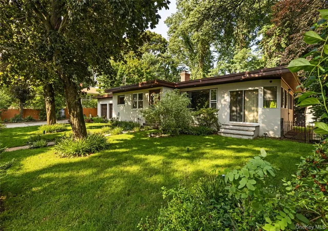 Photo 31 of Single family home for sale at 206 Cliff Rd W, Riverhead, NY 11792 | MLS# 1030137 | Listing updated on 2026-10-03