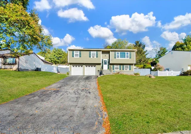 25th image of 42 Keats Dr, New Windsor, NY 12553 | MLS# 1030142