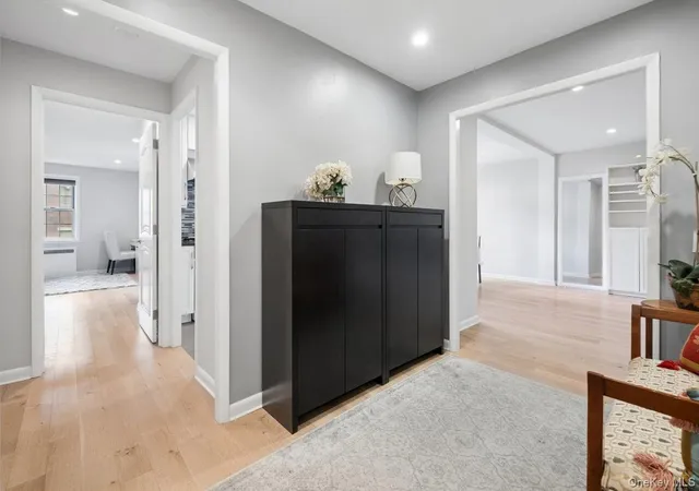 Photo 3 of Sale Pending at 7 Chateaux Cir #7F, Scarsdale, NY 10583 | MLS# 1030146 | Listing updated on 2026-08-23
