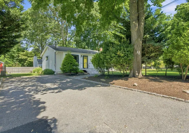 Photo 3 of Sale Pending at 20 Lynbrook Dr, Brookhaven, NY 11789 | MLS# 1030152 | Listing updated on 2026-08-11