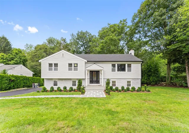 Photo 1 of Sale Pending at 121 Duxbury Rd, Harrison, NY 10577 | MLS# 1030154 | Listing updated on 2026-08-01