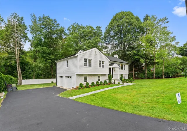 Photo 2 of Sale Pending at 121 Duxbury Rd, Harrison, NY 10577 | MLS# 1030154 | Listing updated on 2026-08-01