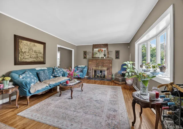 Photo 3 of Single family home for sale at 207 Clunie Ave, Yonkers, NY 10703 | MLS# 1030160 | Listing updated on 2026-10-03