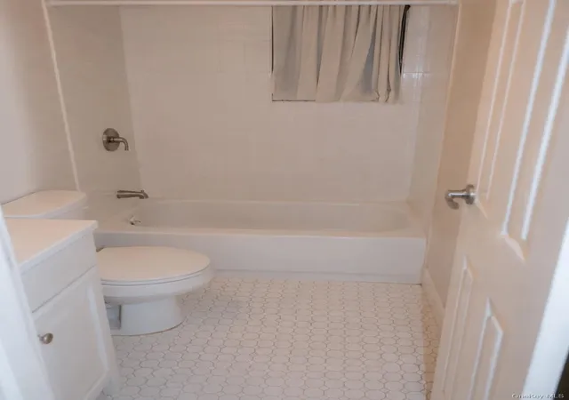 2nd image of 15 Harrison Ave #57G, Babylon, NY 11701 | MLS# 1030165