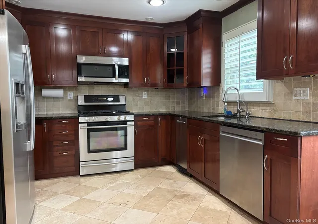 Photo 3 of Sale Pending at 210 Glen Ave, Rye Town, NY 10573 | MLS# 1030172 | Listing updated on 2026-09-01