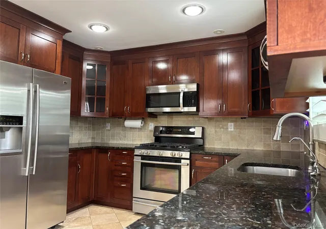 Photo 3 of Sale Pending at 210 Glen Ave, Rye Town, NY 10573 | MLS# 1030172 | Listing updated on 2026-09-01