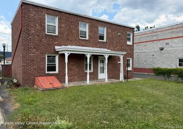 Listing Photo 4 - Condo for sale in building located at 55 Partition St, Saugerties, NY 12477