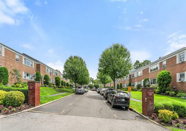 Photo 16 of Sale Pending at 11 Westview Ave #26-2, White Plains, NY 10603 | MLS# 1030179 | Listing updated on 2026-08-07
