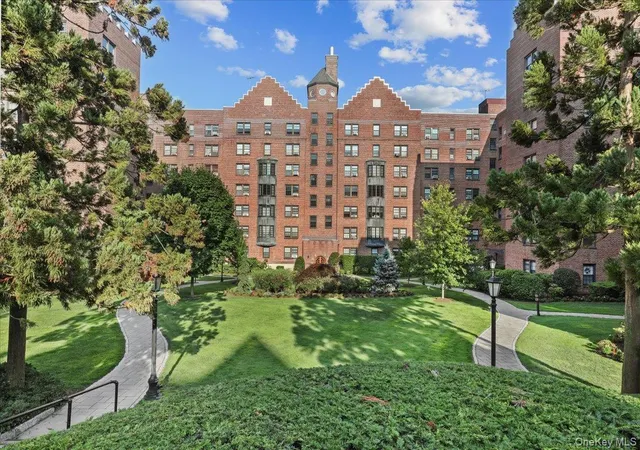 2nd image of 192 Garth Rd #4O, Eastchester, NY 10583 | MLS# 1030191