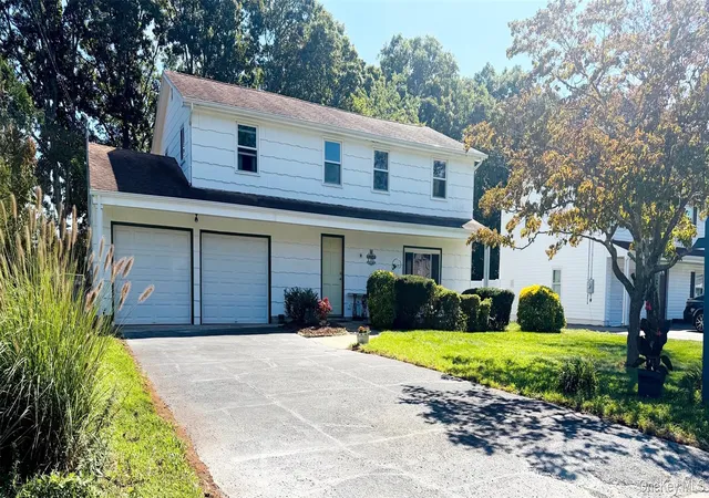 Photo 1 of Single family home for sale at 38 Appel Dr E, Brookhaven, NY 11967 | MLS# 1030193 | Listing updated on 2026-09-19