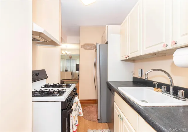 Photo 3 of Single family home for sale at 2036 Hobart Ave, New York, NY 10461 | MLS# 1030200 | Listing updated on 2026-08-22