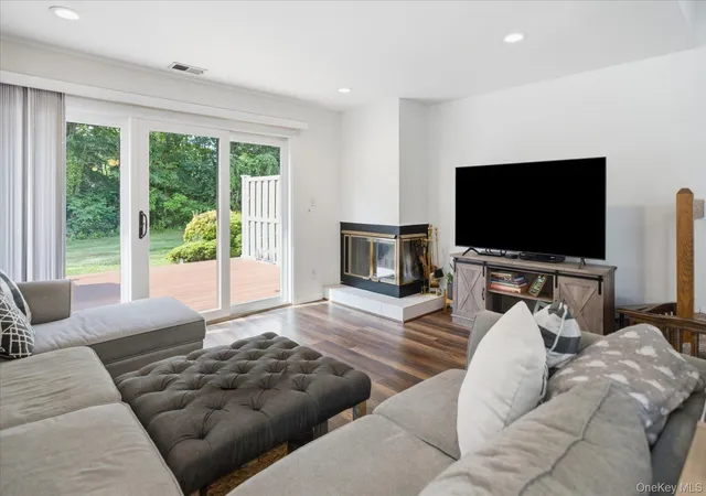 Listing Photo 4 - Condo for sale in building located at 112 Beecher Ave Ext, Islip, NY 11730