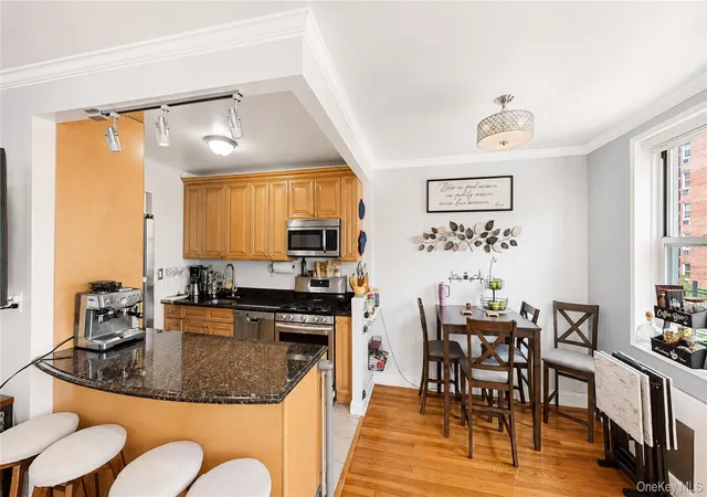 Photo 3 of Sale Pending at 1 Sadore Ln #3X, Yonkers, NY 10710 | MLS# 1030216 | Listing updated on 2026-10-01