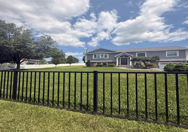 2nd image of 14 Larchwood Dr, Goshen, NY 10924 | MLS# 1030227