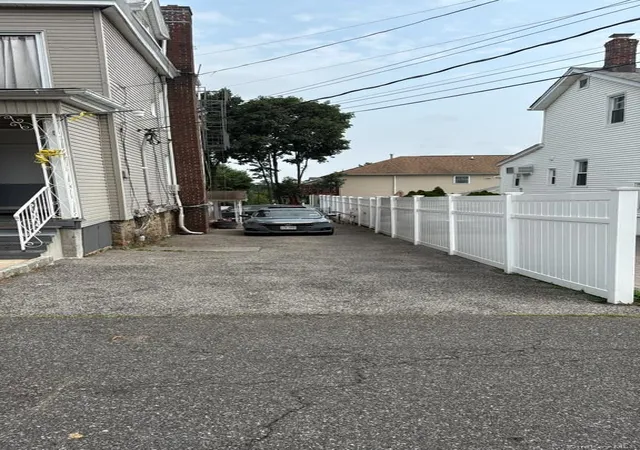 Photo 3 of Multi family home for sale at 225 Edgewood Ave, Yonkers, NY 10704 | MLS# 1030238 | Listing updated on 2026-07-28