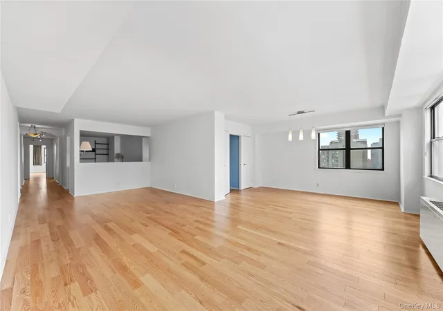 2nd image of 201 E 28th St #16AB, New York, NY 10027 | MLS# 1030251