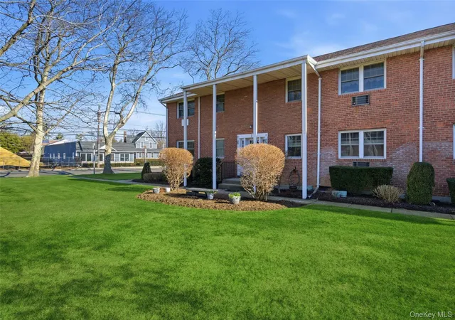 Photo 3 of Condo for sale at 297 Merrick Rd #D1, Babylon, NY 11701 | MLS# 1030264 | Listing updated on 2026-08-06