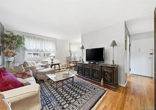 Photo 4 of House for sale at 297 Merrick Rd #D1, Babylon, NY 11701 | MLS# 1030264 | Listing updated on 2026-08-06
