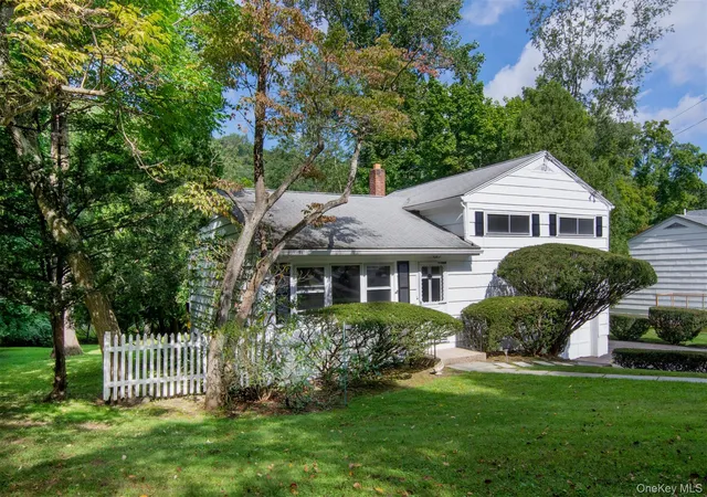 Photo 3 of Single family home for sale at 582 Washington Ave, Mount Pleasant, NY 10570 | MLS# 1030292 | Listing updated on 2026-09-17