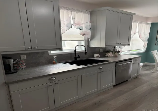 Photo 3 of Condo for sale at 250 Sand Hills Ln, Brookhaven, NY 11763 | MLS# 1030330 | Listing updated on 2026-07-31
