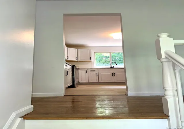Photo 4 of Single family home for sale at 246 Skyline Dr, Woodbury, NY 10930 | MLS# 1030332 | Listing updated on 2026-10-09