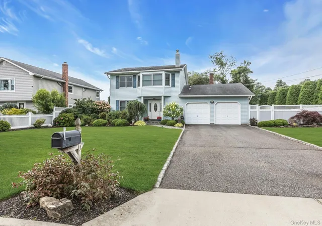 Photo 2 of Sale Pending at 100 Middlesex Ave, Islip, NY 11769 | MLS# 1030335 | Listing updated on 2026-09-03