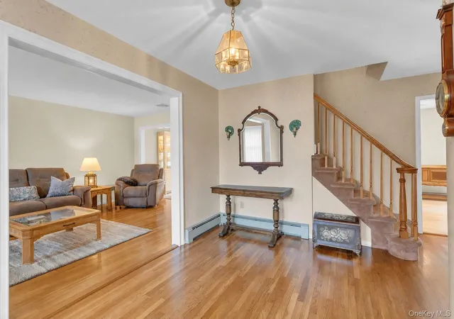 Photo 4 of Sale Pending at 100 Middlesex Ave, Islip, NY 11769 | MLS# 1030335 | Listing updated on 2026-09-03
