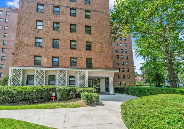 Photo 1 of Sale Pending at 4901 Henry Hudson Pkwy W #6E, New York, NY 10471 | MLS# 1030353 | Listing updated on 2026-08-28