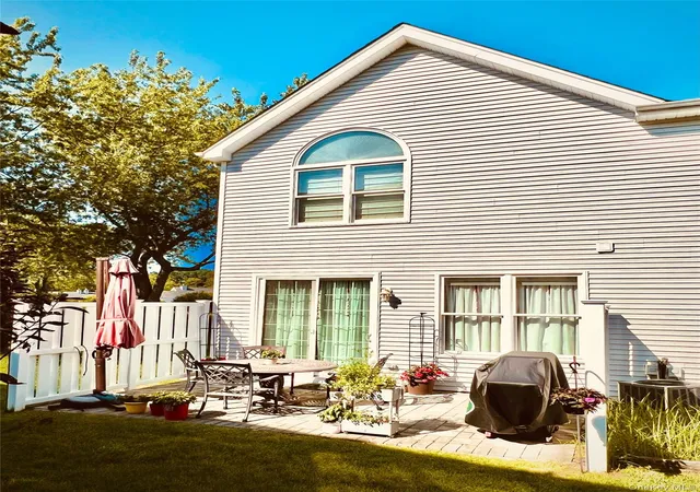 Photo 2 of Condo for sale at 149 Windward Ct S, Brookhaven, NY 11777 | MLS# 1030359 | Listing updated on 2026-10-07