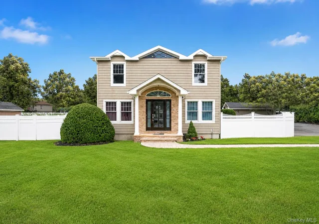 Photo 1 of Single family home for sale at 2553 Motor Pkwy, Islip, NY 11779 | MLS# 1030366 | Listing updated on 2026-08-30