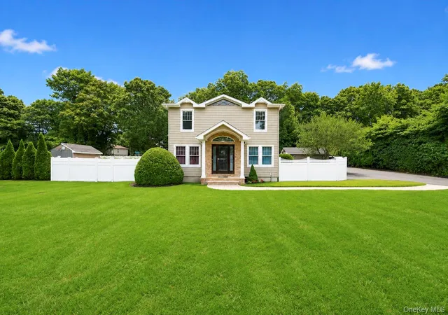 Photo 2 of Single family home for sale at 2553 Motor Pkwy, Islip, NY 11779 | MLS# 1030366 | Listing updated on 2026-08-30