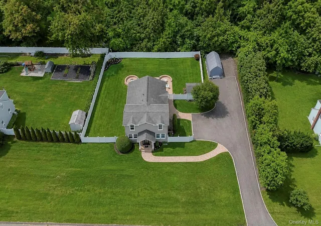 Photo 3 of Single family home for sale at 2553 Motor Pkwy, Islip, NY 11779 | MLS# 1030366 | Listing updated on 2026-08-30