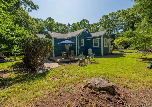 Photo 4 of Sale Pending at 5 Cedar Grv Ter, Brookhaven, NY 11953 | MLS# 1030369 | Listing updated on 2026-08-14