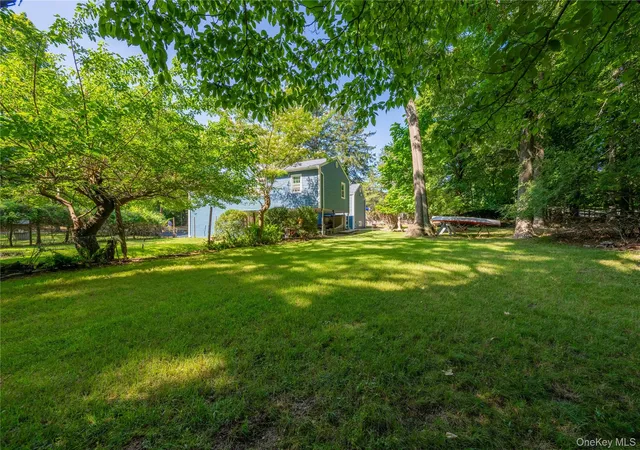 Photo 5 of Sale Pending at 5 Cedar Grv Ter, Brookhaven, NY 11953 | MLS# 1030369 | Listing updated on 2026-08-14