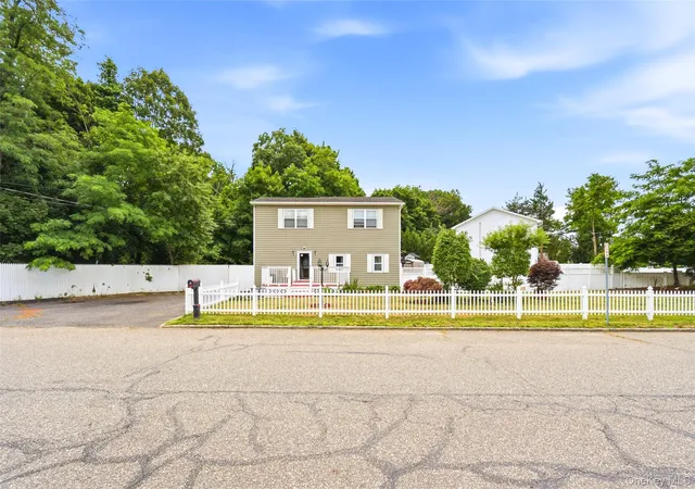 2nd image of 14 Nevada Rd, West Babylon, NY 11704 | MLS# 1030371