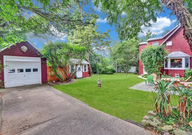 Photo 3 of Single family home for sale at 709 Clinton St, Hempstead, NY 11710 | MLS# 1030378 | Listing updated on 2026-08-18