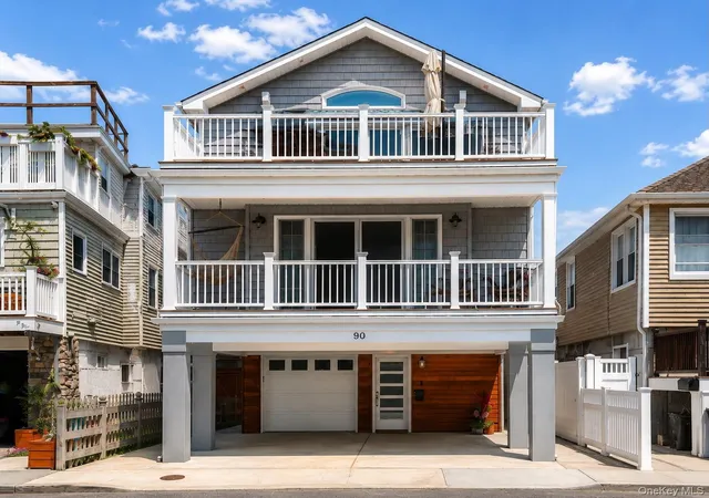 Photo 1 of Single family home for sale at 90 Alabama St, Long Beach, NY 11561 | MLS# 1030387 | Listing updated on 2026-09-16