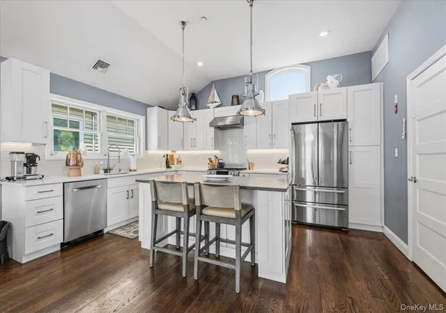 Photo 3 of Single family home for sale at 90 Alabama St, Long Beach, NY 11561 | MLS# 1030387 | Listing updated on 2026-10-06